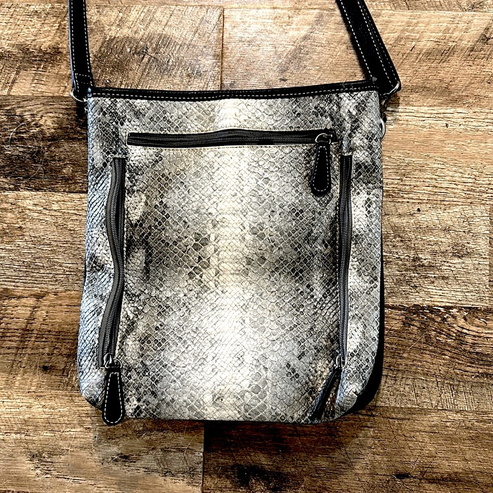 Blazin Roxx Snakeskin Purse